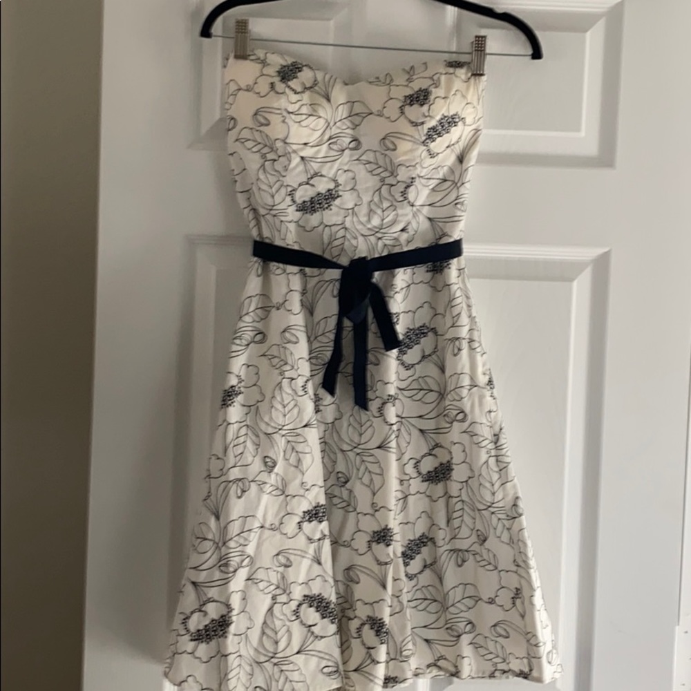 Women’s Dress White House Black Market Size 2